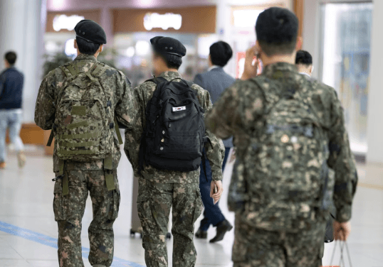 휴가가는 군인