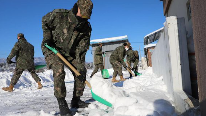 군대 제설작업